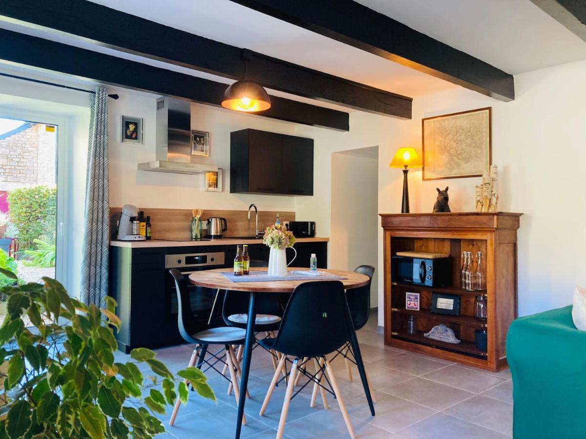 Charmante Petite Maison Renovee Quistinic Exteriör bild